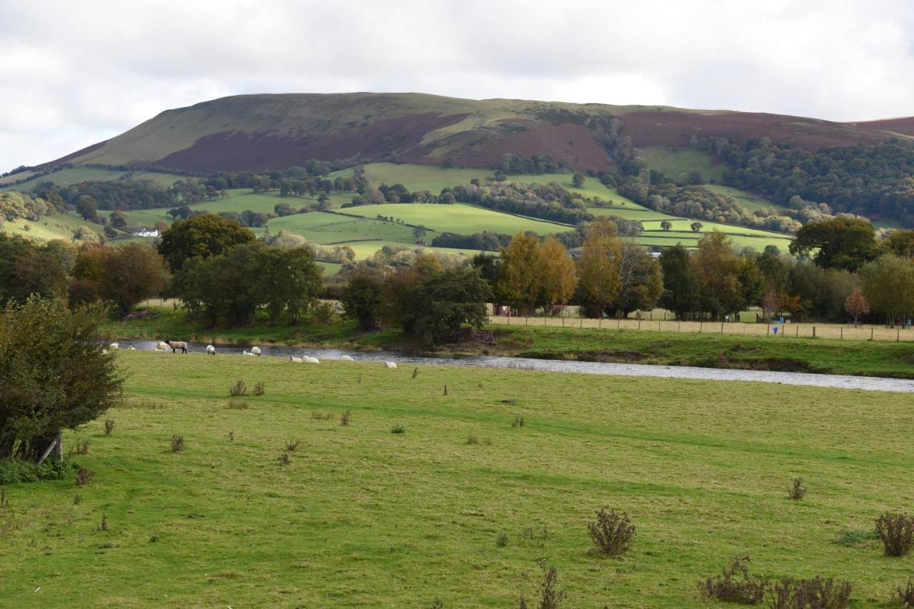 The Llanelwedd Arms Hotel Builth Wells Eksteriør bilde