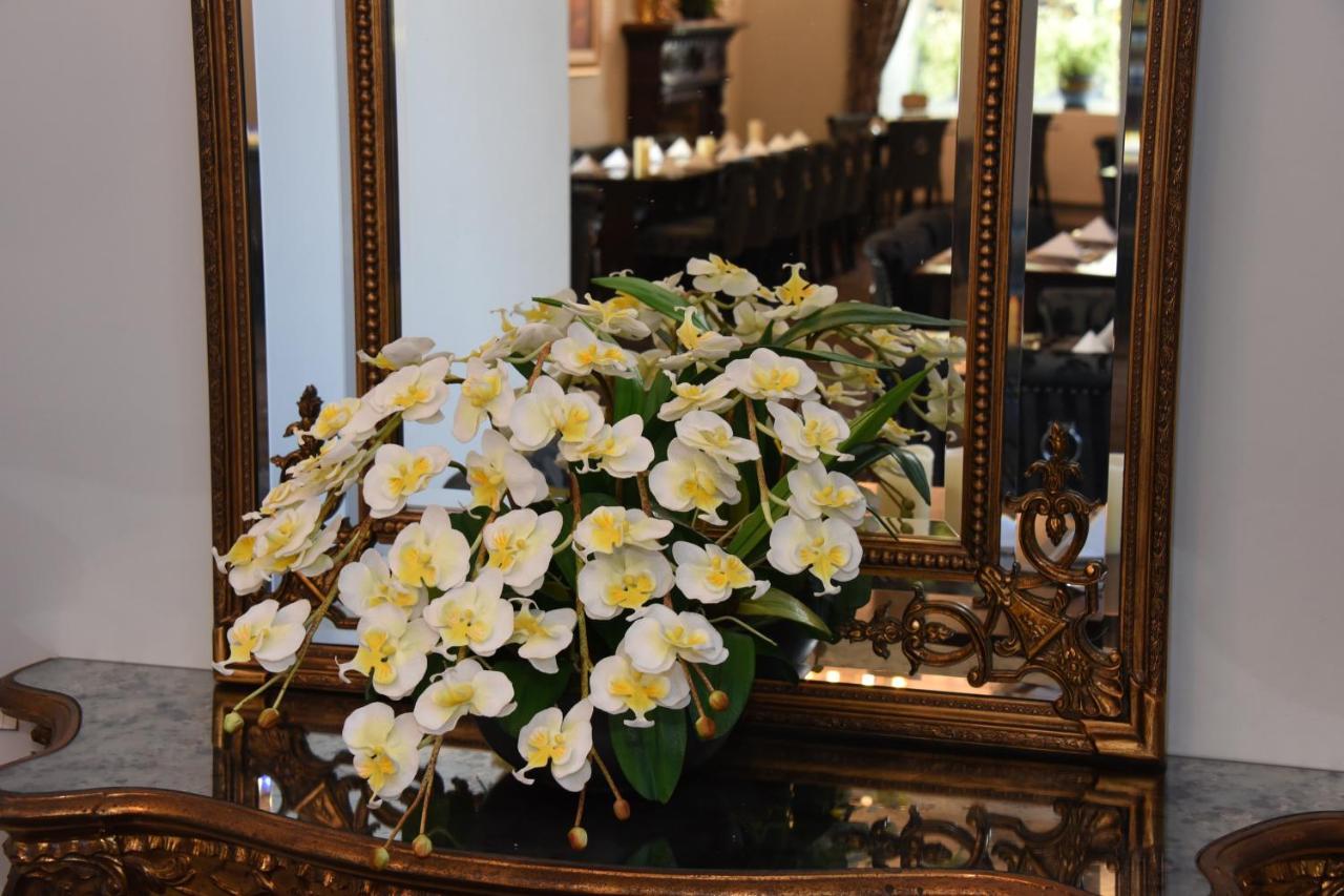 The Llanelwedd Arms Hotel Builth Wells Eksteriør bilde